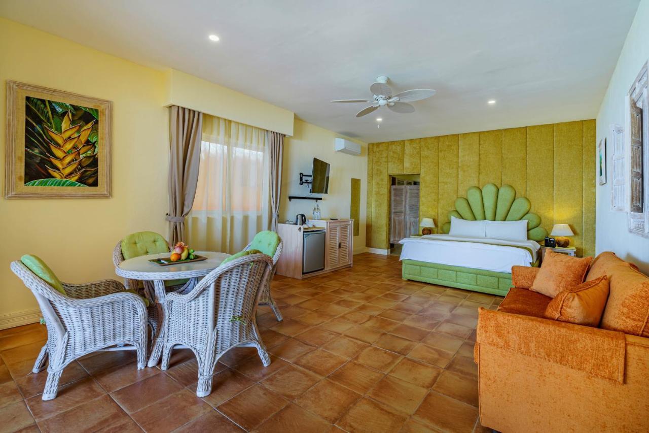 Coco Grove Beach Resort, Siquijor Island Екстер'єр фото Deluxe Suite