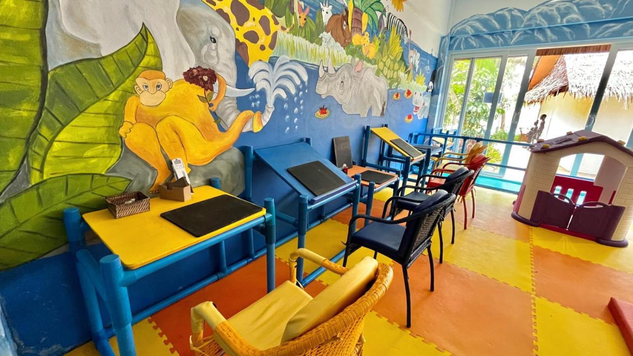 Coco Grove Beach Resort, Siquijor Island Екстер'єр фото The Children's Museum of Oakville
