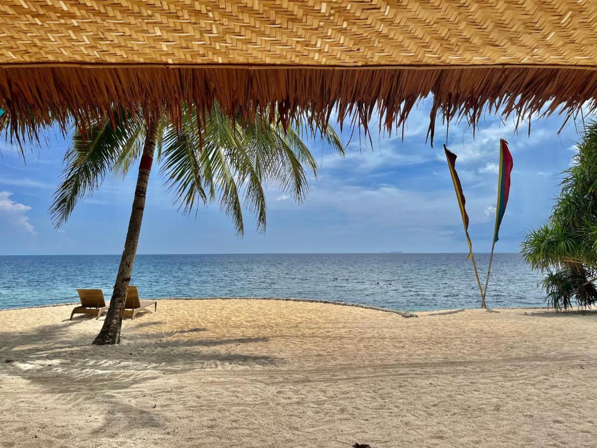 Coco Grove Beach Resort, Siquijor Island Екстер'єр фото Beach at the resort