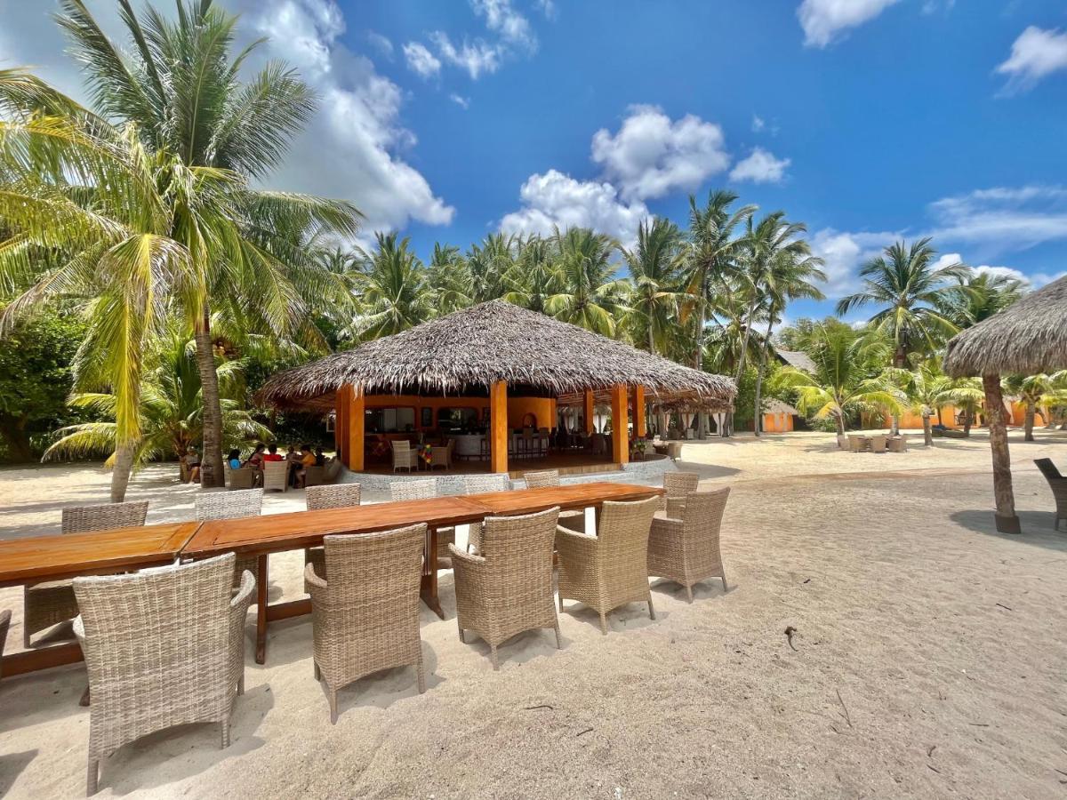 Coco Grove Beach Resort, Siquijor Island Екстер'єр фото The beach bar at the resort