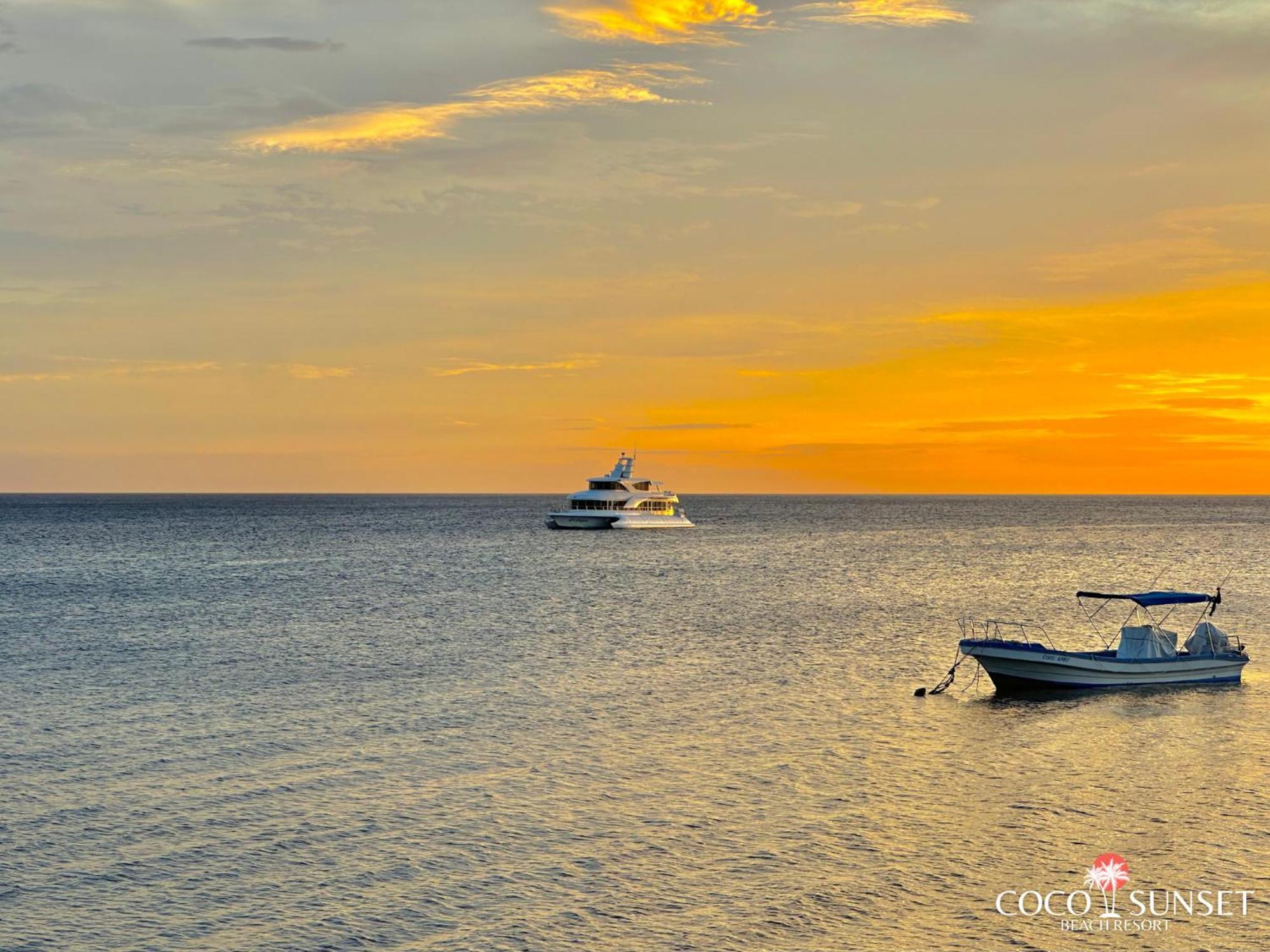 Coco Grove Beach Resort, Siquijor Island Екстер'єр фото Sunset at the Gulf of Naples