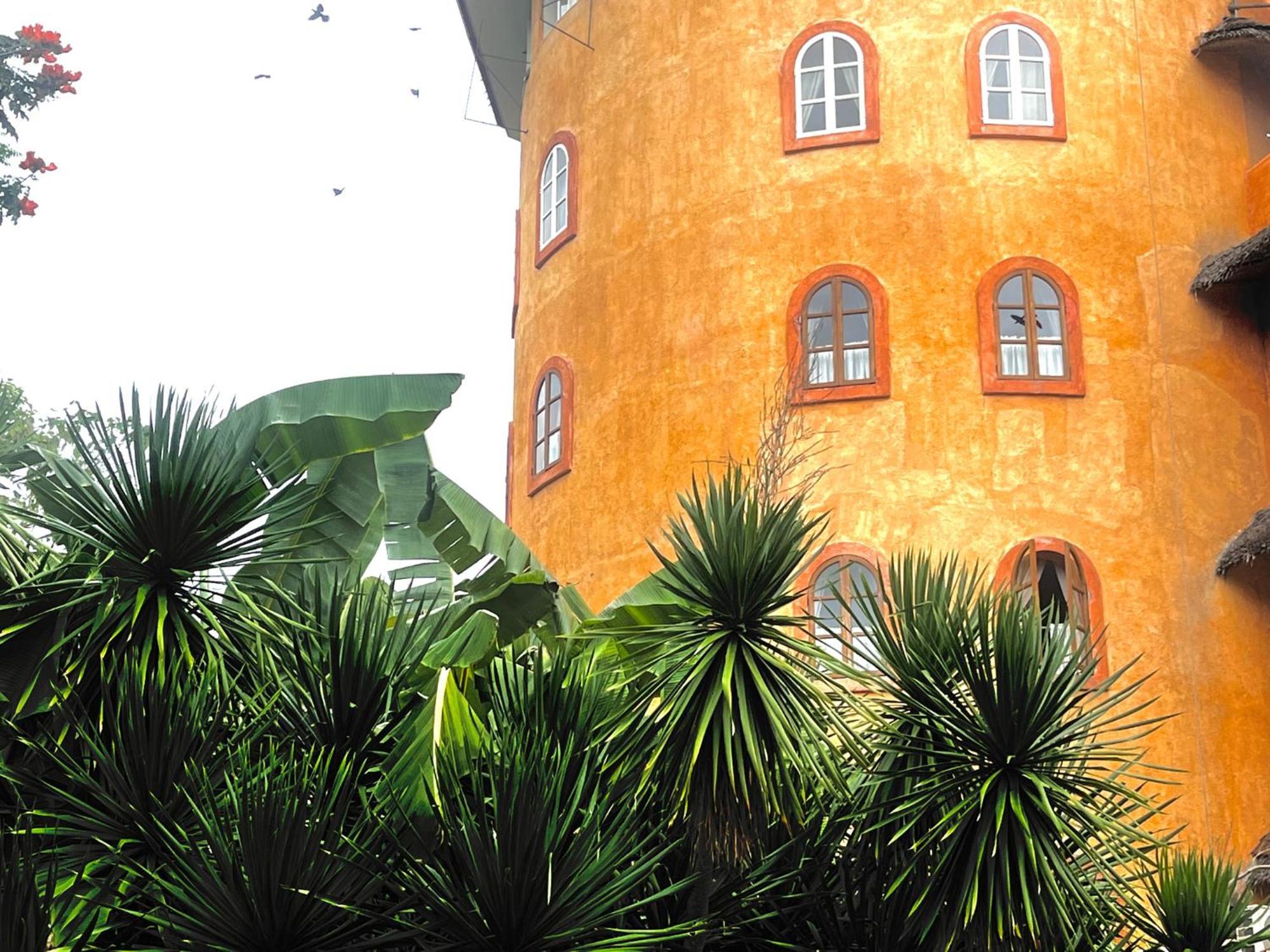Coco Grove Beach Resort, Siquijor Island Номер фото The castle of the former German colony Bagaya