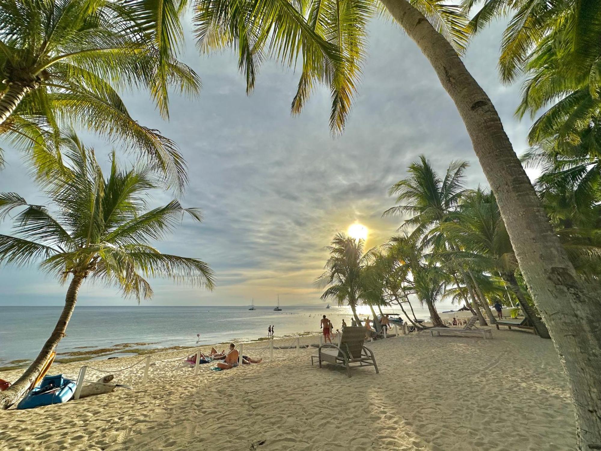 Coco Grove Beach Resort, Siquijor Island Екстер'єр фото Sunset at the beach